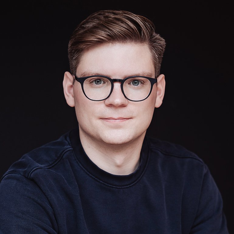 MagnusSchlueter_portrait_homepage_770x770px